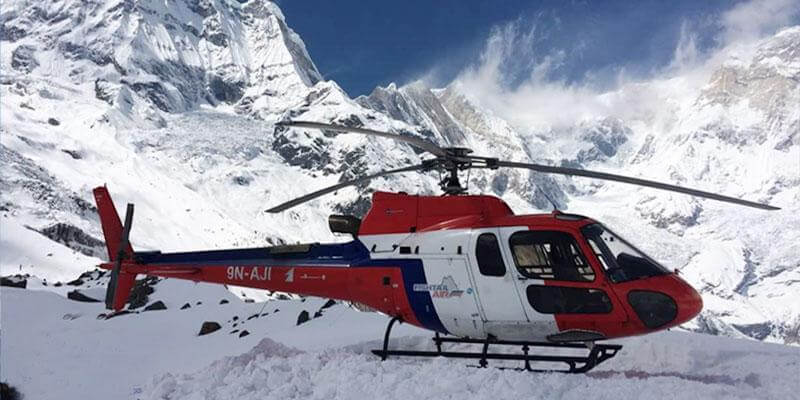 हेलिकप्टर प्रयोग गरी पर्यटकको उद्वार